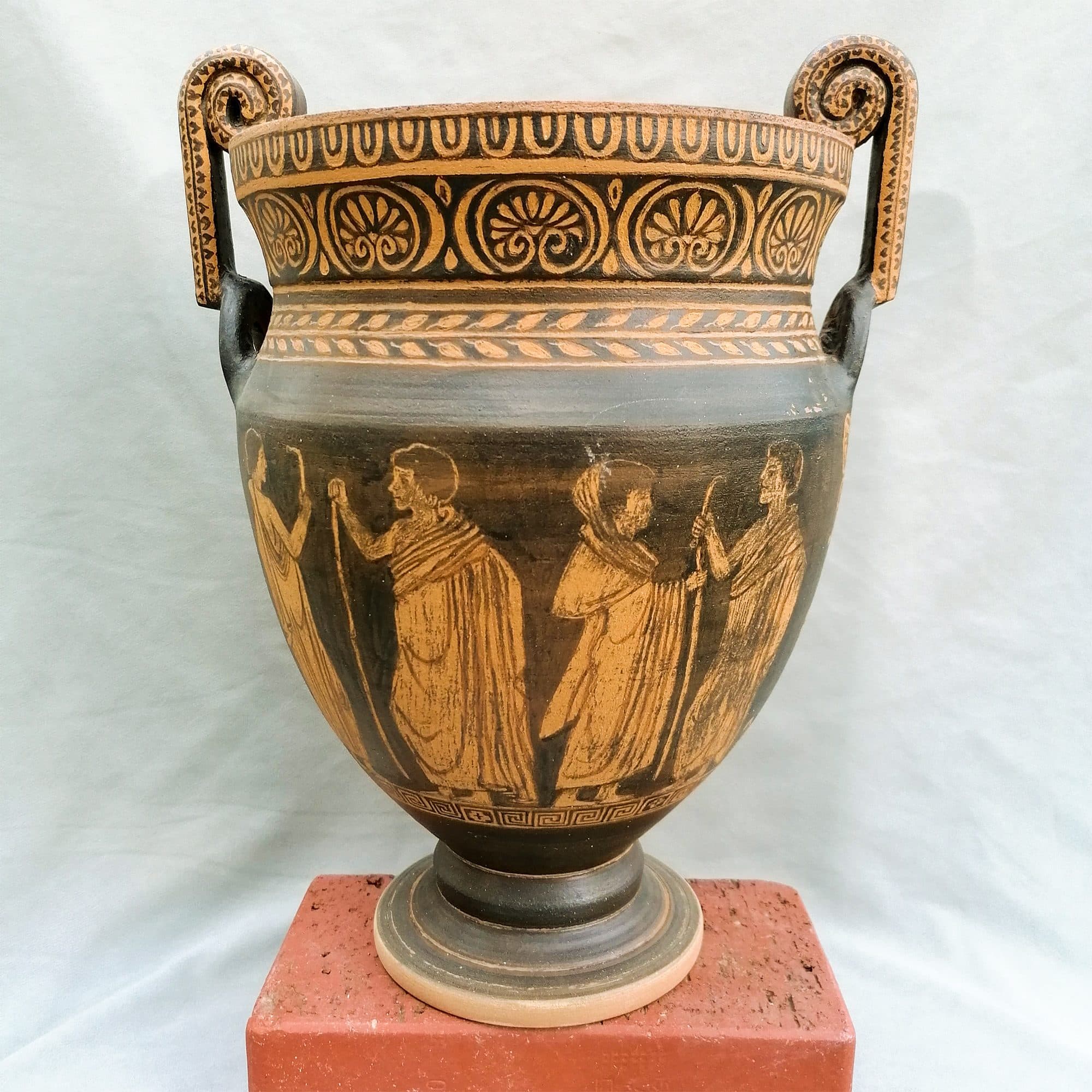 Volütlü Krater — görsel 1